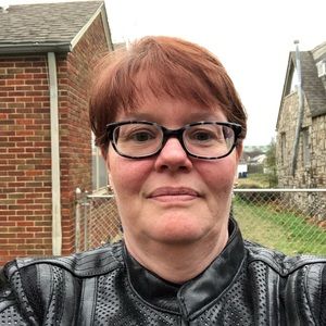 Meet your Posher, Leslie